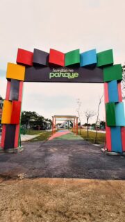 ‼️ Família no Parque ‼️

O Família no Parque é um espaço ao ar livre para a família inteira em uma área de 10 mil metros quadrados dentro do Parque Villa Lobos.

🎯 Atrações para todas as idades
💰 Entrada gratuita 
👫 Para toda família 
🐶 Pet Friendly 
🏃🏻‍♂️‍➡️ Gincana
🍔 Praça de alimentação 
👏🏻 Pacotes para Aniversários 

Possui atrações incríveis como o Hippo (maior inflável da América Latina), bungee trampolim 🎪, tirolesa, infláveis gigantes 🦖, T-Rex, tobogã 🛝, parque de trampolins, futebol gigante ⚽️, área kids 👶🏾👶🏻👶🏼, pescaria 🐠, tiro ao alvo 🎯, 🚂 trenzinho e muito mais.

Programação ainda possui uma equipe de animadores com brincadeiras gratuitas ao longo de todo o dia.

Como a entrada é gratuita você não precisa pagar para entrar no parque, paga somente as atrações!

🗓️ Datas: sábados, domingos, feriados e férias
⏰ das 10h às 18h
📍Parque Villa Lobos - Av. Prof. Fonseca Rodrigues, 2001 - Alto de Pinheiros, São Paulo - SP, 05461-010

‼️ Entrada GRATUITA‼️
💰Atrações a partir de R$ 10,00
🙌🏻Comprando R$ 80,00 as atrações são a partir de R$ 8,00!
❤️Vip Pass
1 VIP Pass: R$ 150 por pessoa

💳 Ativação do cartão de consumo R$5,00 (após utilizar pode trocar por R$5,00 ou por 1 água).
É possível baixar o APP da Zig, comprar por lá e entrar nas atrações com o celular.