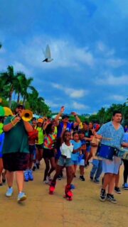 ‼️ Carnaval no Família no Parque ‼️

Venha aproveitar o Mês de Carnaval.
👼🏻 Bloquinho Infantil
🥁 Banda ao Vivo
👯‍♂️ Competição de Dança 
🎭 Desfile de Fantasias
🔥 Brincadeiras temáticas 

Além das brincadeiras com os animadores do Família no Parque em ambiente temático, ao som de marchinhas de Carnaval, a atração dispõe de uma série de opções de lazer ao ar livre. São 10 mil metros quadrados compostos por infláveis gigantes, tirolesa, bungee trampolim, tobogãs, futebol de sabão, cama elástica e muito mais.

Programação gratuita
11h – Bloco Infantil
12h – Competição de Dança
13h – Desfile de Fantasia
14h –  Bloco Infantil
15h – Competição de Dança
16h – Bloco Infantil
17h – Competição de Dança

🗓️Carnaval: dias 14,15,16,17, 21,22, 28 de fevereiro 
⏰ das 10h às 18h
📍Parque Villa Lobos - Av. Prof. Fonseca Rodrigues, 2001 - Alto de Pinheiros, São Paulo - SP, 05461-010

‼️ Entrada GRATUITA‼️
💰Atrações a partir de R$ 10,00
🙌🏻Comprando R$ 80,00 as atrações são a partir de R$ 8,00!
❤️Vip Pass
1 VIP Pass: R$ 150 por pessoa
2 VIP Passes: R$ 120 por pessoa (Total: R$ 240)
3 VIP Passes: R$ 100 por pessoa (Total: R$ 300)

💳 Ativação do cartão de consumo R$5,00 (após utilizar pode trocar por R$5,00 ou por 1 água).
É possível baixar o APP da Zig, comprar por lá e entrar nas atrações com o celular.