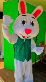 ‼️ PÁSCOA no Família no Parque‼️

O Coelhinho da Páscoa já confirmou a presença no Família no Parque no Villa-Lobos, atração terá programação temática gratuita especial dias 3,4,5 de abril, das 10h às 18h.

🍫 Caça aos ovos: gratuito
👯‍♀️ Gincana: gratuito
🐰 Foto com coelho: gratuito 

Além da programação com mais de 20 brinquedos pagos, haverá atividades gratuitas, como: caça aos ovos, gincanas valendo brindes e VipPass, e a presença de um personagem caracterizado de Coelho para interagir e fotografar com os visitantes.

🗓️Páscoa: dias 3,4,5 de abril de 26
⏰ das 10h às 18h
📍Parque Villa Lobos - Av. Prof. Fonseca Rodrigues, 2001 - Alto de Pinheiros, São Paulo - SP, 05461-010

‼️ Entrada GRATUITA‼️
💰Atrações a partir de R$ 10,00
❤️Vip Pass: R$ 150 por pessoa

💳 Ativação do cartão de consumo R$5,00 (após utilizar pode trocar por R$5,00 ou por 1 água).
É possível baixar o APP da Zig, comprar por lá e entrar nas atrações com o celular.