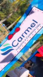 Diversão garantida para toda a família com a CARMEL. Em um espaço lúdico e gratuito da @cuidecomcarmel , as crianças podem colorir desenhos da Hello Kitty junto com seus pais, criando memórias especiais e levando para casa uma recordação única de um dia mágico no Arraiá da Hello Kitty.

A Hello Kitty estará no @villalobosparque para deixar o mês de junho ainda mais divertido! 💖✨
Prepare o look caipira, reúna a família e venha curtir dias cheios de alegria, comidas típicas, muitas surpresas especiais e diversão com as opções do Família no Parque: tirolesa, o maior inflável da América Latina (Hippo), simulador, Trio de Forro e outros brinquedos do espaço, que atendem a todas as idades! 🌭🍿🎡

📍 Família no Parque – Parque Villa-Lobos
📅 Dias 04, 05, 06, 07, 13, 14, 20, 21, 27 e 28 de junho
⏰ Das 10h às 18h

Vai ter diversão para todas as idades em um arraiá encantador com a personagem mais querida do mundo! 💕