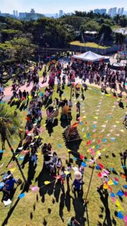 🌽🎀 O arraiá mais fofo do ano vai acontecer no Família no Parque! 🎶🔥

A Hello Kitty estará no Parque Villa-Lobos para deixar o mês de junho ainda mais divertido! 💖✨
Prepare o look caipira, reúna a família e venha curtir dias cheios de alegria, comidas típicas, muitas surpresas especiais e diversão com as opções do Família no Parque: tirolesa, o maior inflável da América Latina (Hippo), simulador, Trio de Forro e outros brinquedos do espaço, que atendem a todas as idades! 🌭🍿🎡

📍 Família no Parque – Parque Villa-Lobos
📅 Dias 04, 05, 06, 07, 13, 14, 20, 21, 27 e 28 de junho
⏰ Das 10h às 18h

Vai ter diversão para todas as idades em um arraiá encantador com a personagem mais querida do mundo! 💕

#ArraiaHelloKitty #FamiliaNoParque #ParqueVillaLobos #HelloKitty #Arraia2026 PasseioEmFamilia DiversaoEmSP FestaJunina SaoPauloComCriancas