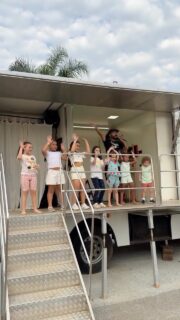 🎡💛 DIVERSÃO PARA A FAMÍLIA TODA NO PARQUE VILLA-LOBOS! 👨‍👩‍👧‍👦✨

No Família Parque, a diversão começa para os pequenos e se estende para toda a família! 🥳❤️ Um espaço seguro, confortável e cheio de atrações para aproveitar momentos especiais juntos.

Brinquedos, brincadeiras, tirolesa e muita aventura esperam por vocês para um dia cheio de sorrisos e memórias inesquecíveis! 🤩🎢

📍 Parque Villa-Lobos — Portão 3
🗓️ Sábados, Domingos e Feriados
⏰ Das 10h às 18h

Chame a família, venha se divertir e transforme o fim de semana em uma experiência inesquecível! 💛

#FamíliaParque #ParqueVillaLobos #DiversãoEmFamília #PasseioEmFamília #DiversãoInfantil